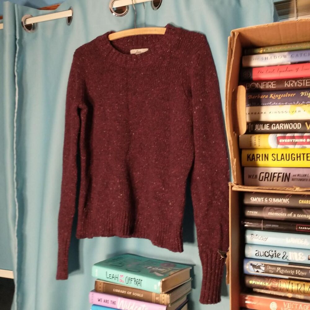 Bass Maroon/Purple Sweater. Size Medium